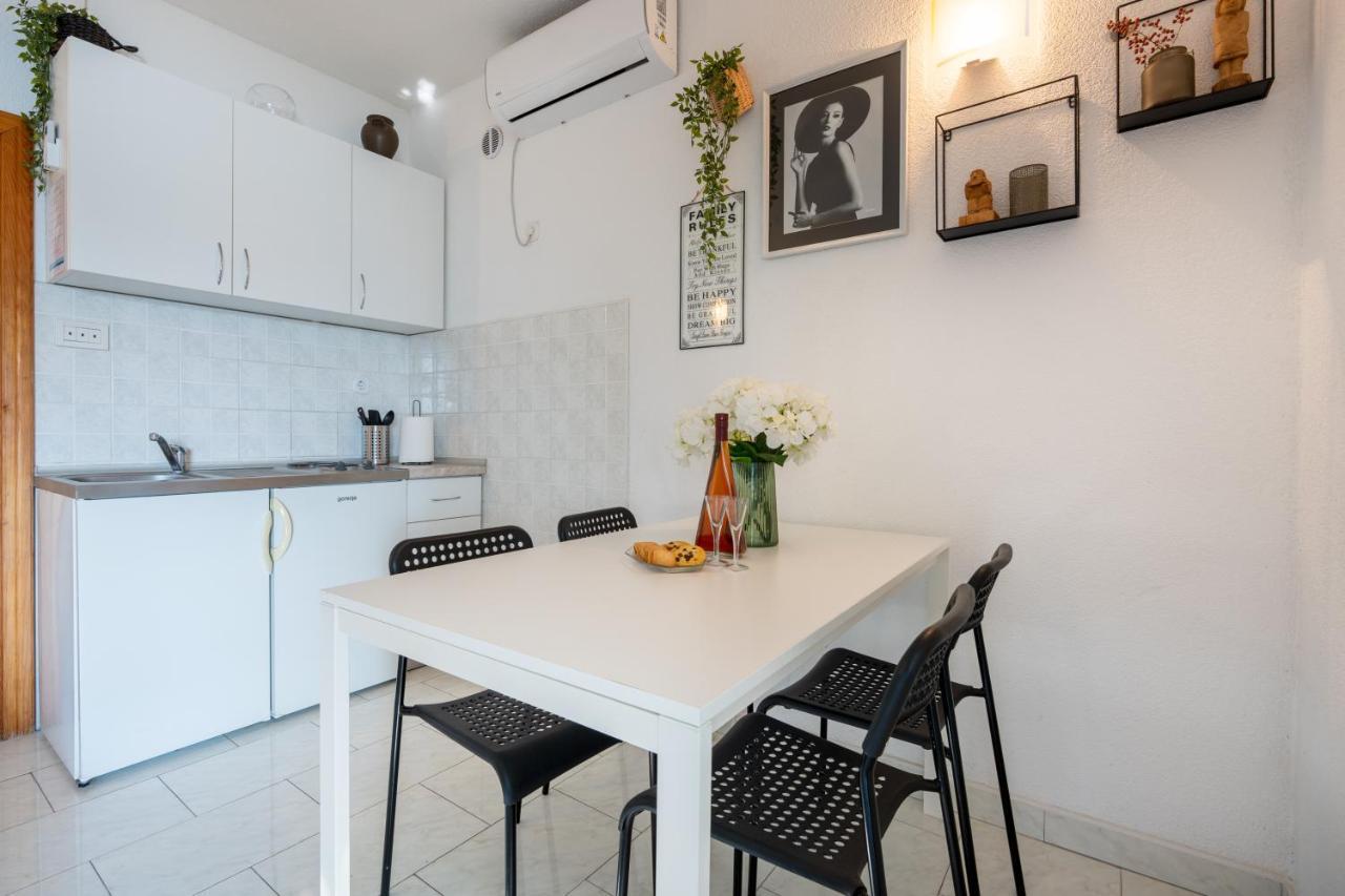 Angela & Marco'S Apartments Неум Экстерьер фото