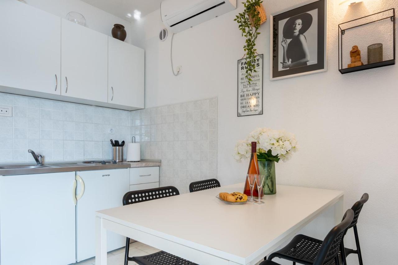 Angela & Marco'S Apartments Неум Экстерьер фото