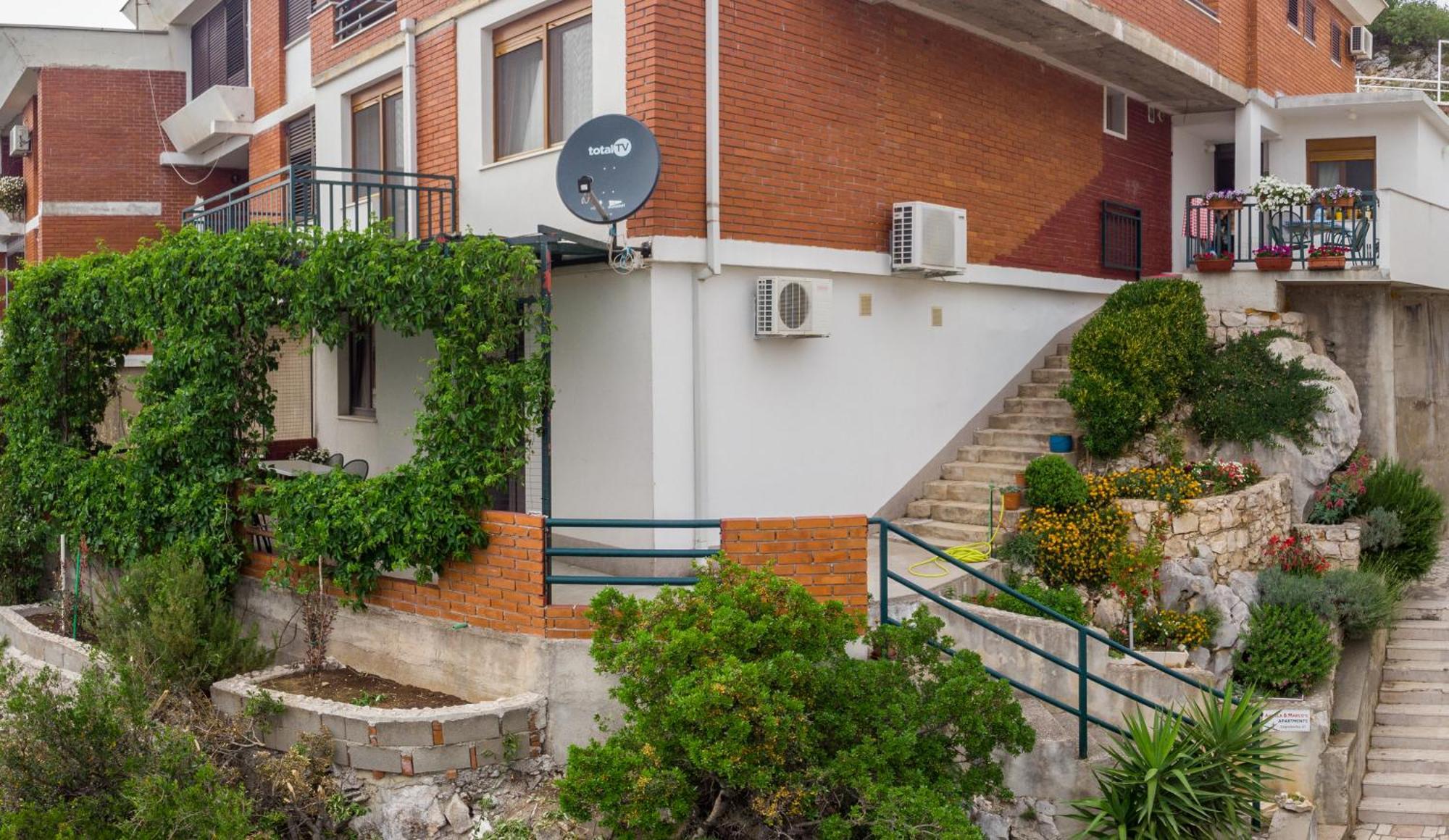 Angela & Marco'S Apartments Неум Экстерьер фото